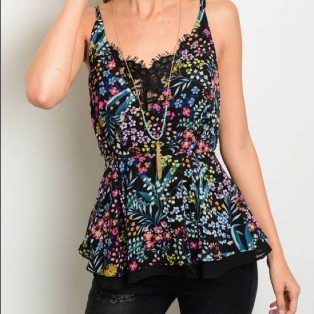🆕⭐️ Floral Peplum Lace Tank - Picture 3 of 5